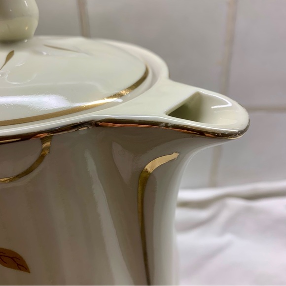 Vintage Hall’s Superior Autumn Leaf 8 Cup Coffee Pot & Lid - Picture 7 of 16